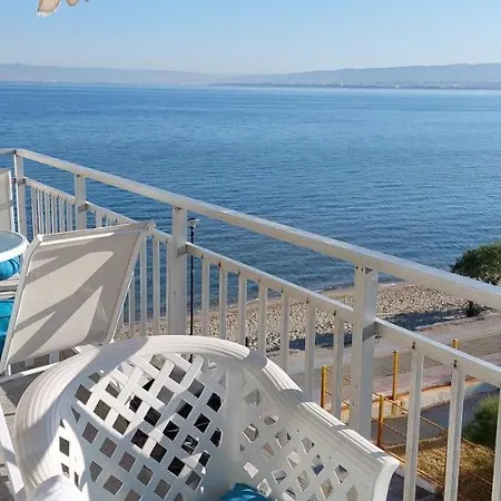 Sea View Perea Apartman *